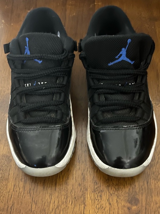 Jordan Other - Nike Air Jordan 11 Retro Low Bred